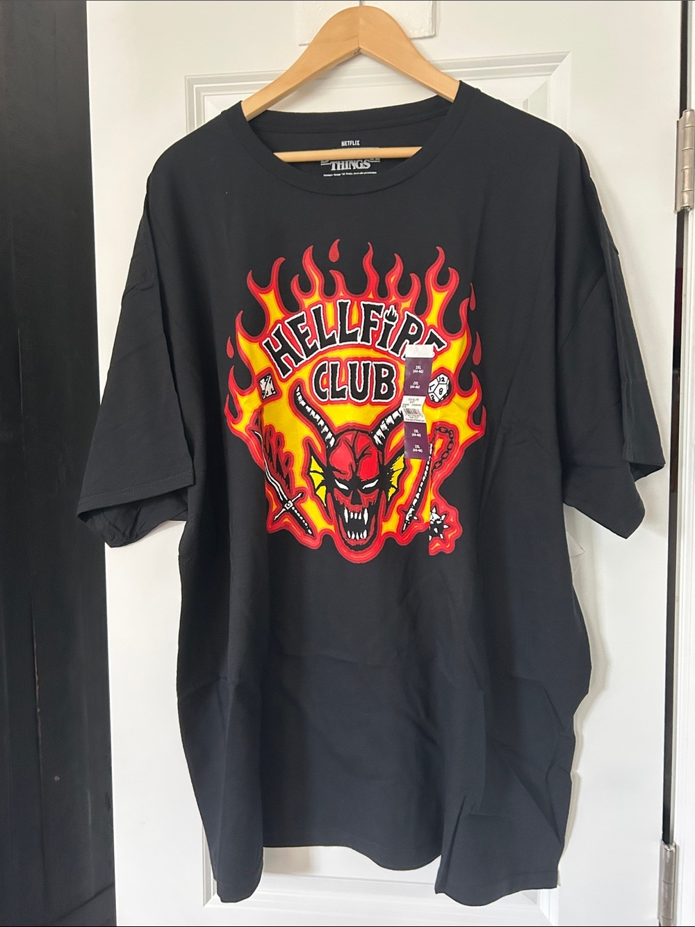 Netflix Stranger Things Hellfire Club Graphic Tee Shirt, 2XL NWT